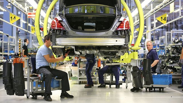 Daimler Scraps Plan To Expand In Iran Following US Sanctions