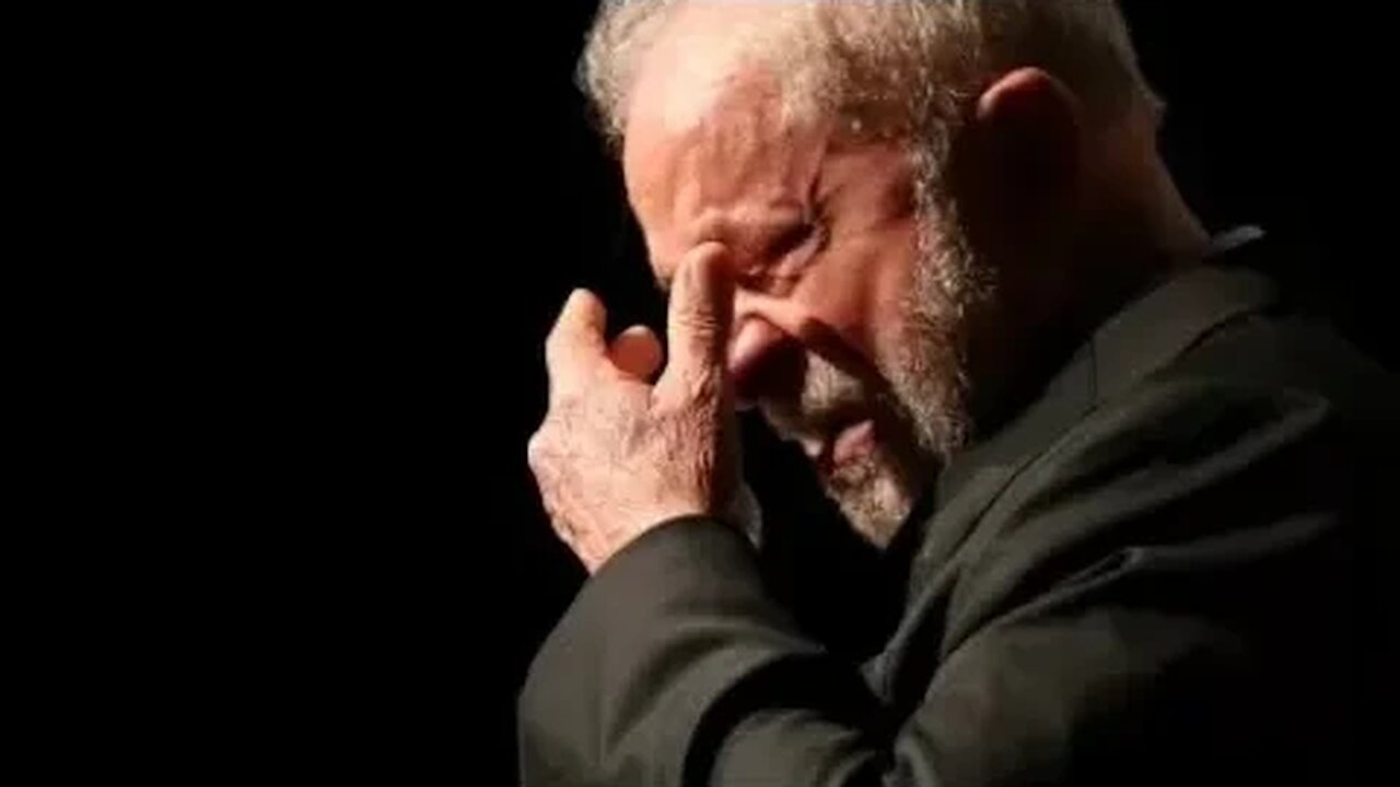 Madeleine Lacsko: Um país que se emociona com choro de político pode dar certo?