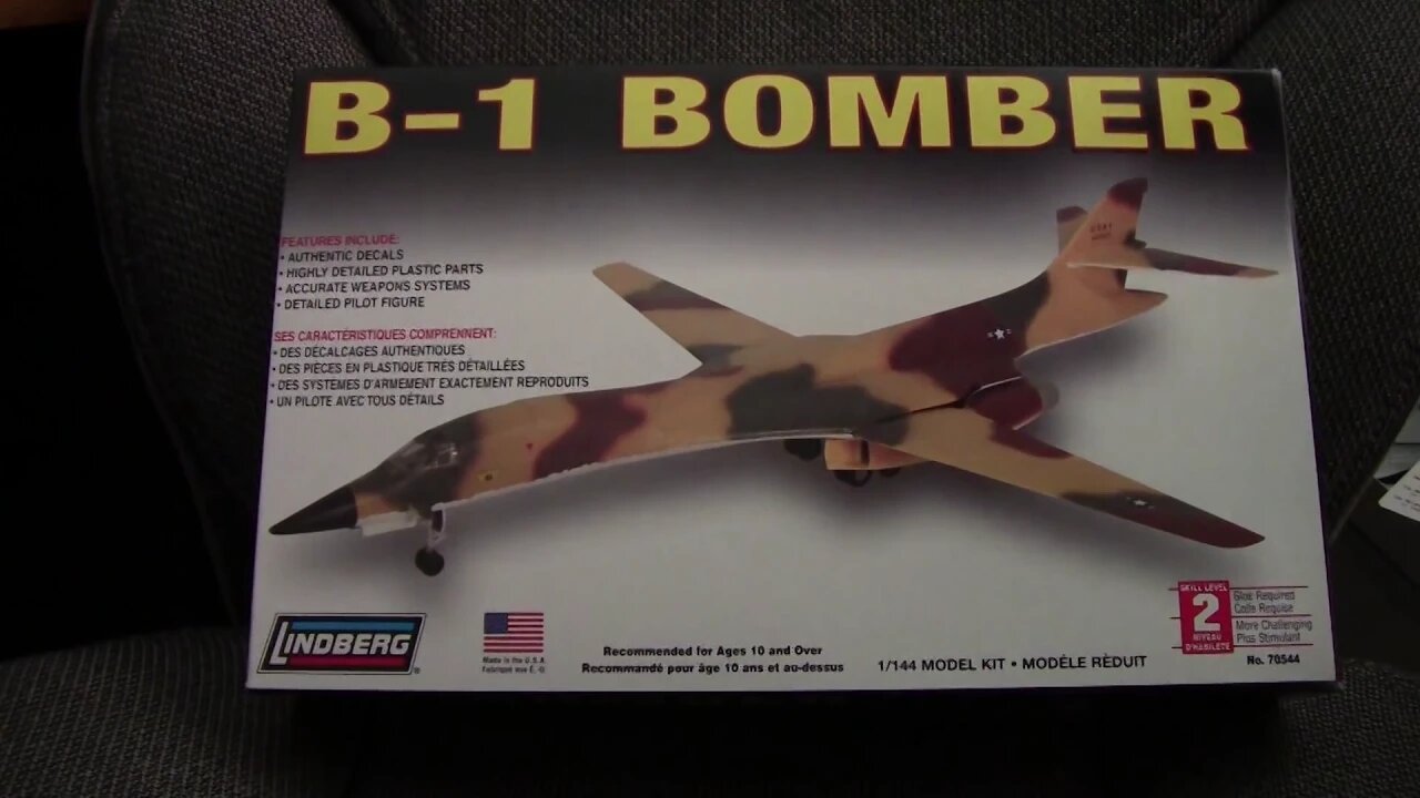 1/144 Lindberg B-1 Bomber Review/Preview