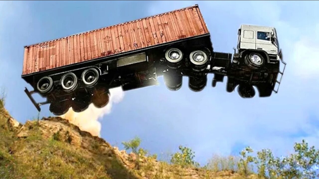 Top 10 Idiots Trucks Fails Compilation 2021!