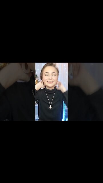 simple christmas makeup #shorts #makeup #christmas