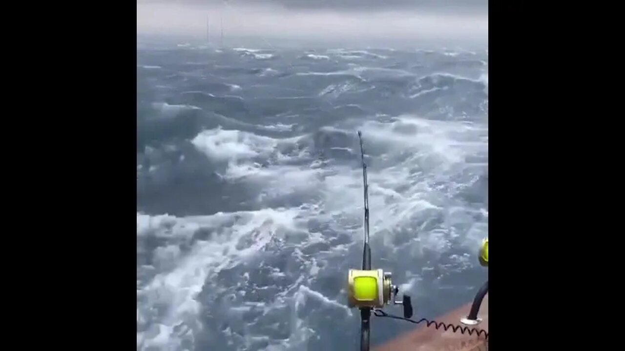 Deep Sea Fishing skills Heavy Thunder Storm & Lightning !