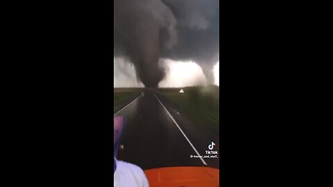 Angry tornado appears in Florida