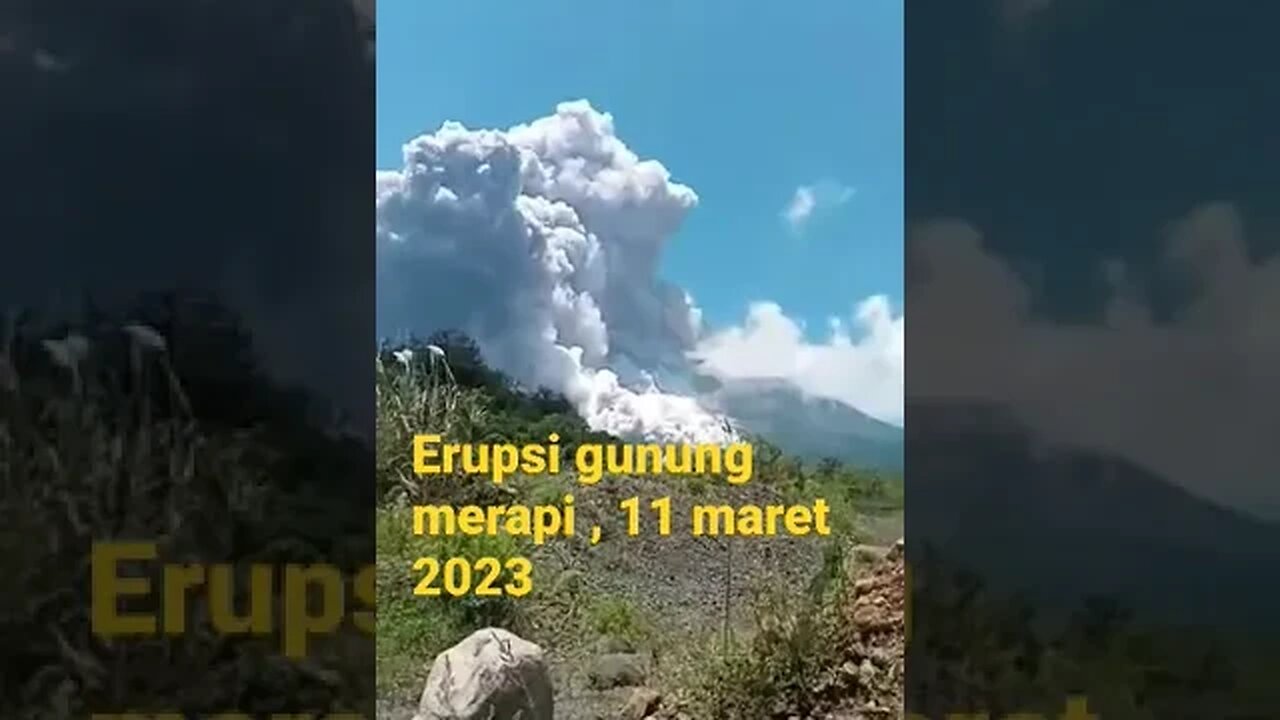 GUNUNG MERAPI MELETUS