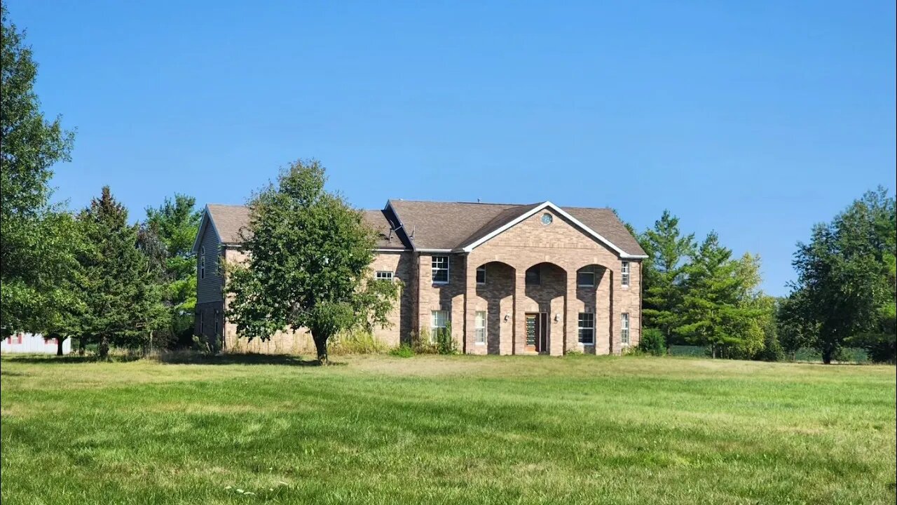 Exploring an Abandoned Mansion Bought out for Warehouse Expansion