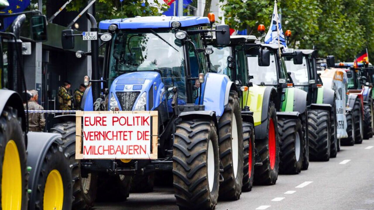 Farmer Tractors vs Euro Police in Brussels