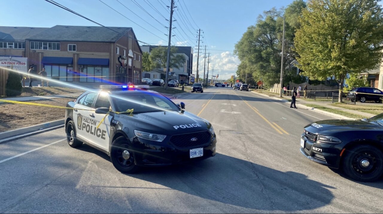 2 dead, including Toronto police officer, and 3 others wounded in 2 shootings in Ontario