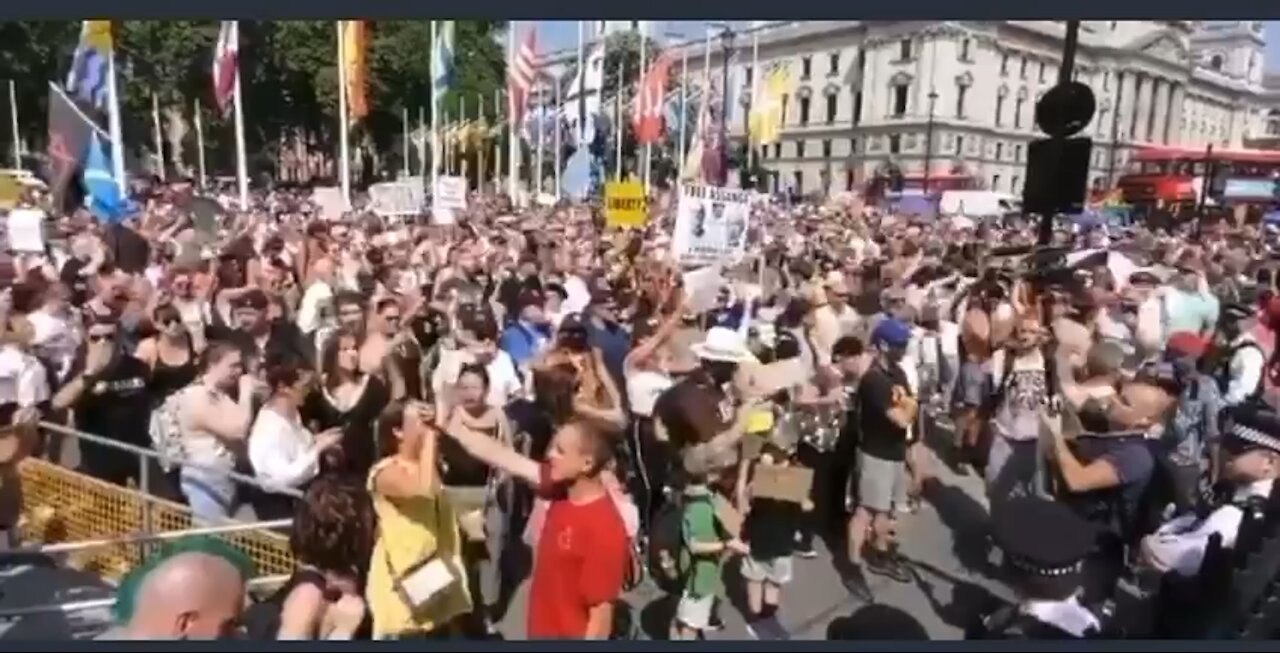 Crowd shouts “Arrest Boris Johnson”!