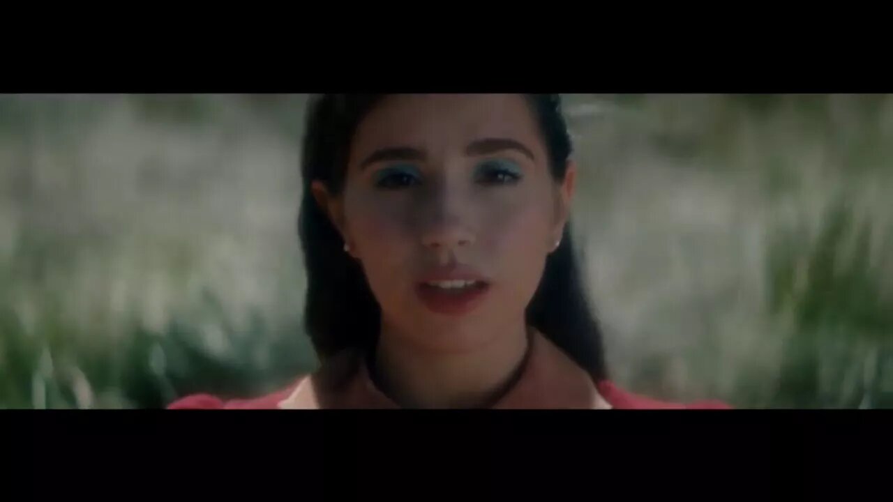 Conheça Nina Fernandes, autora da música "Cruel" da trilha de "Tempo de Amar"