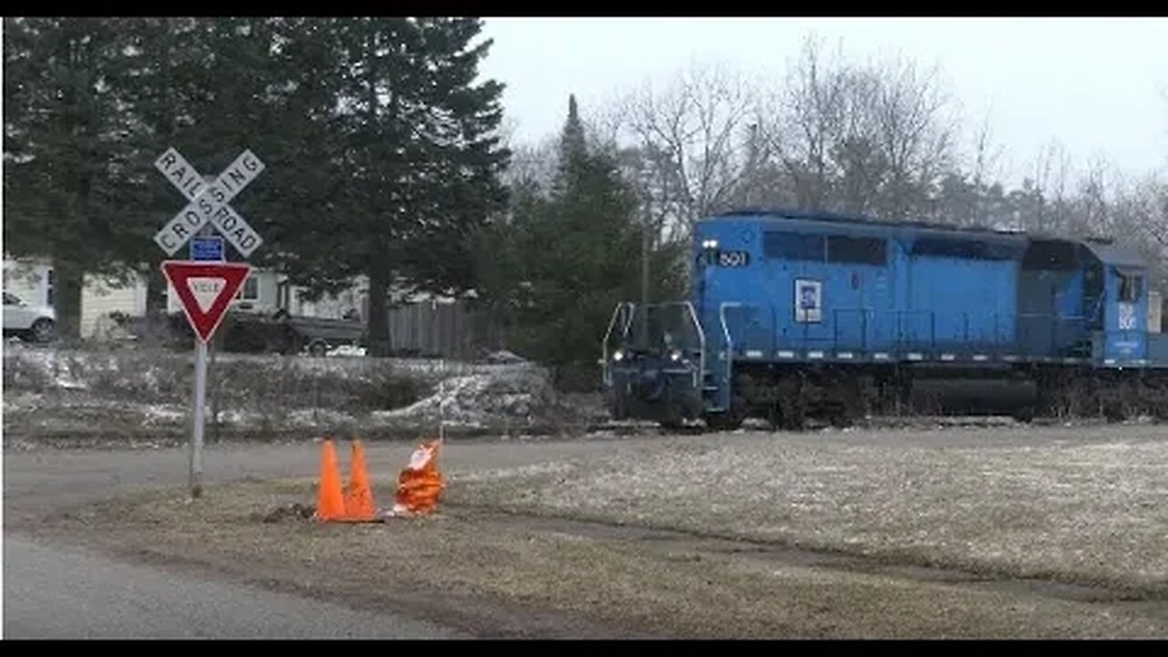 When The Weather Outside Is Frightful, But The TRAIN Is So Delightful.. #4K #Trains | Jason Asselin