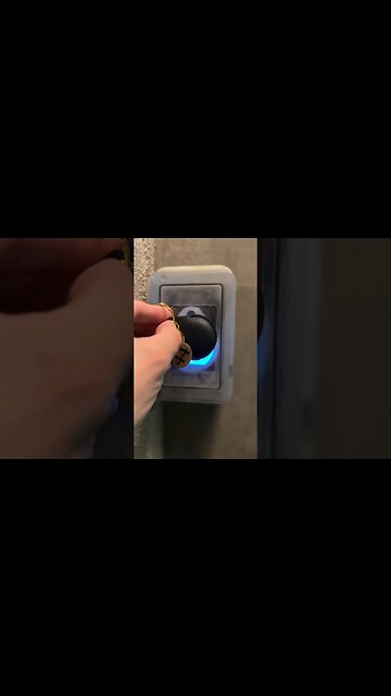 Walking into the lounge like #lounge #bts #tech