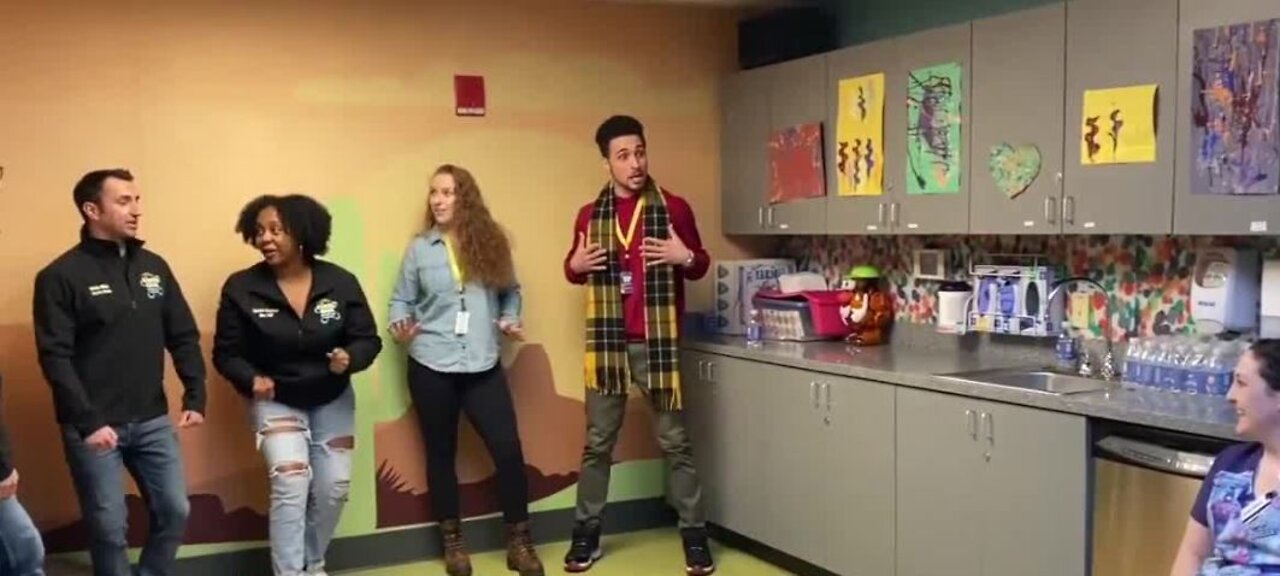 Cast of Spongebob musical visit patients