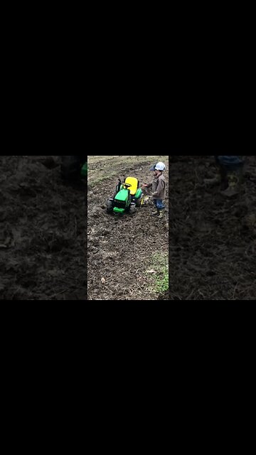 Willis gets his tractor stuck! #tractor #johndeere #kubota #cattle #ranching #stuck #farmkids