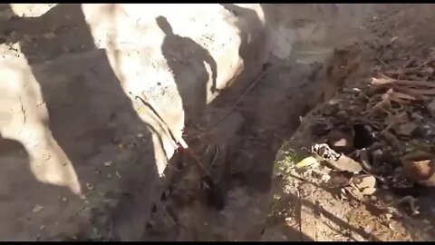 Russian soldiers found the remains of Soviet soldier while digging trenches in Nova Khakovka