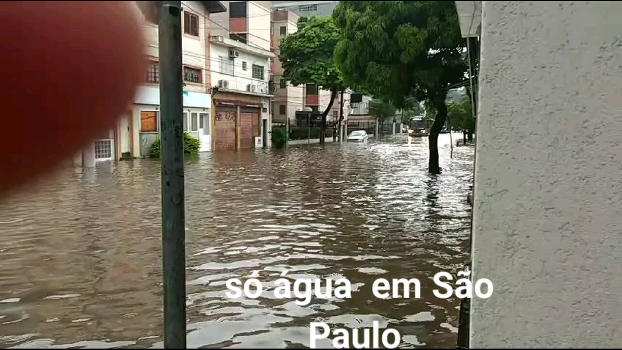 Deus o que acontece