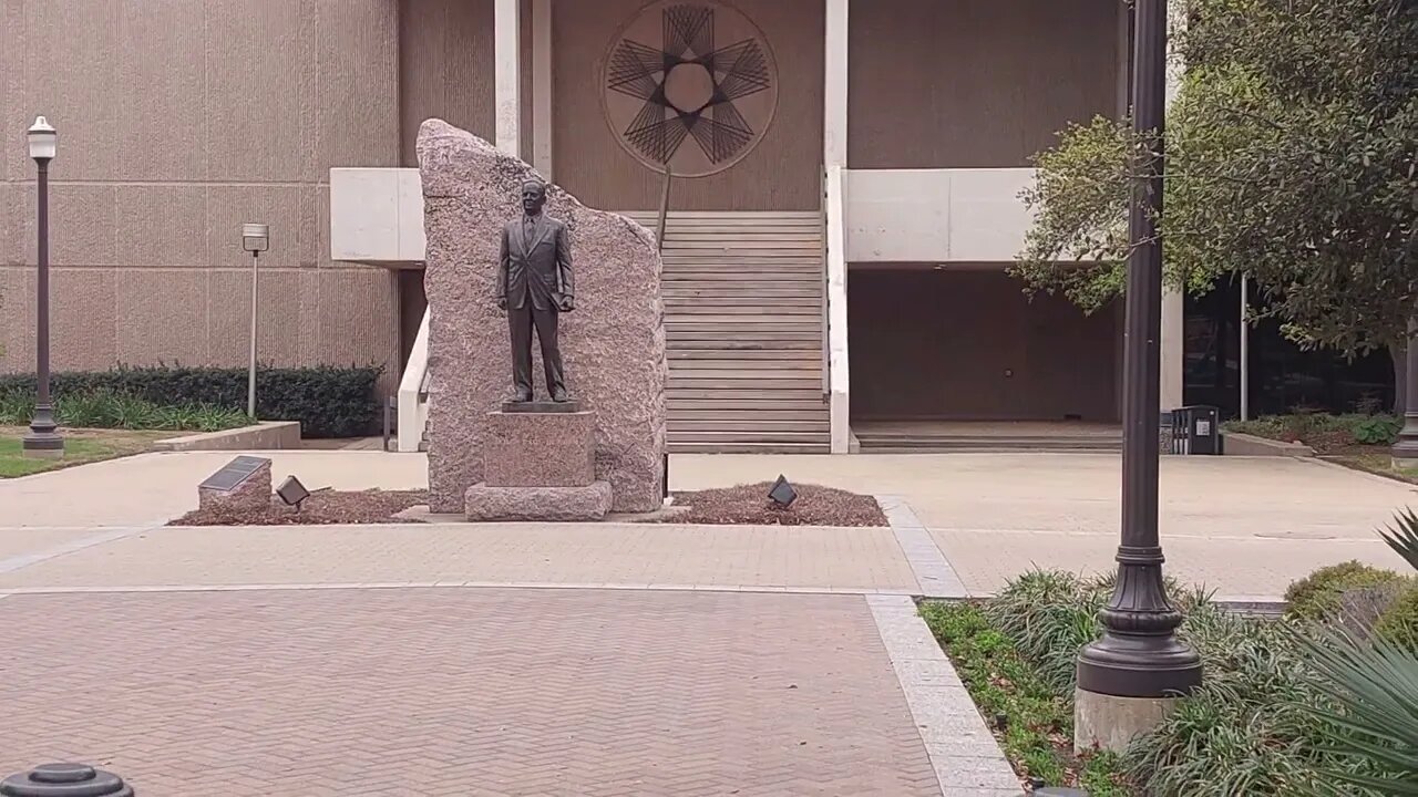 Military Walk Texas A&M, Earl Rudder Statue
