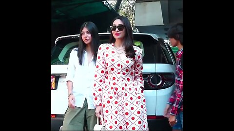 Karishma Kapoor At Kapoor Family Lunch On Christmas At Shashi Kapoor House