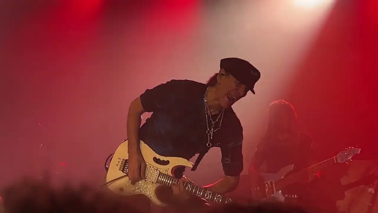 Steve Vai closing out the show in Charlotte, NC 10/23/22 @SteveVaiHimself