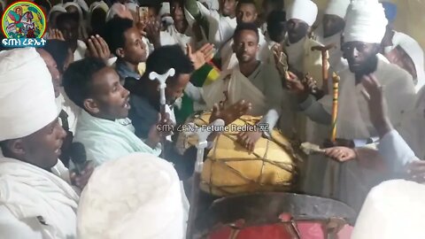 አስደናቂ ተአምር ሥዕለ አድህኖው እየዘለለ ሲያመሰግን ተመልከቱትማ