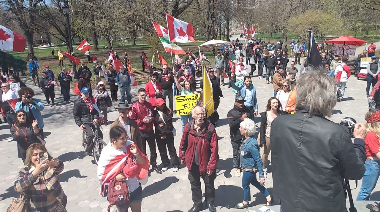 O Canada at the Toronto freedom march, May 7, 2022