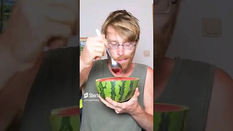 Melonen essen wie einen Papaya