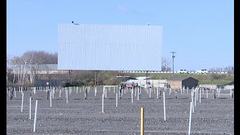 Aut-O-Rama extends outdoor movie screening