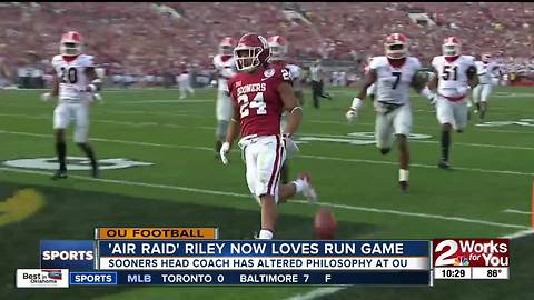 'Air Raid' disciple Lincoln Riley embraces run game