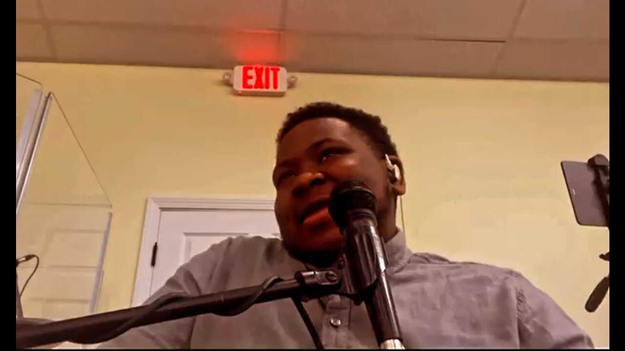 Andreas on organ - praise break