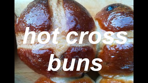 how to make hot cross buns