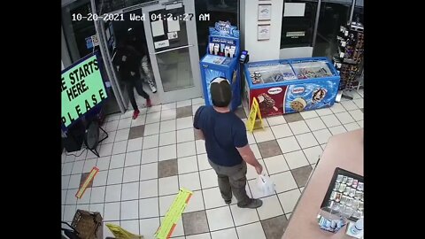 Amazing Reaction By Marine Veteran To Disarm Robbers