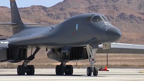 Stunning Video of B-1 Lancer in Action • Takeoff & Landing [Training Footage]-1