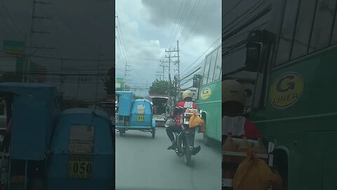 Jeepney and Filipino Traffic #shorts #travel #philippines