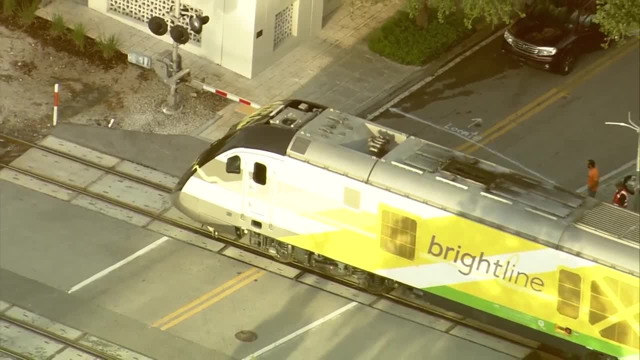 CHOPPER 5: Heavy delays on Okeechobee Blvd. after railroad crossing arms become stuck