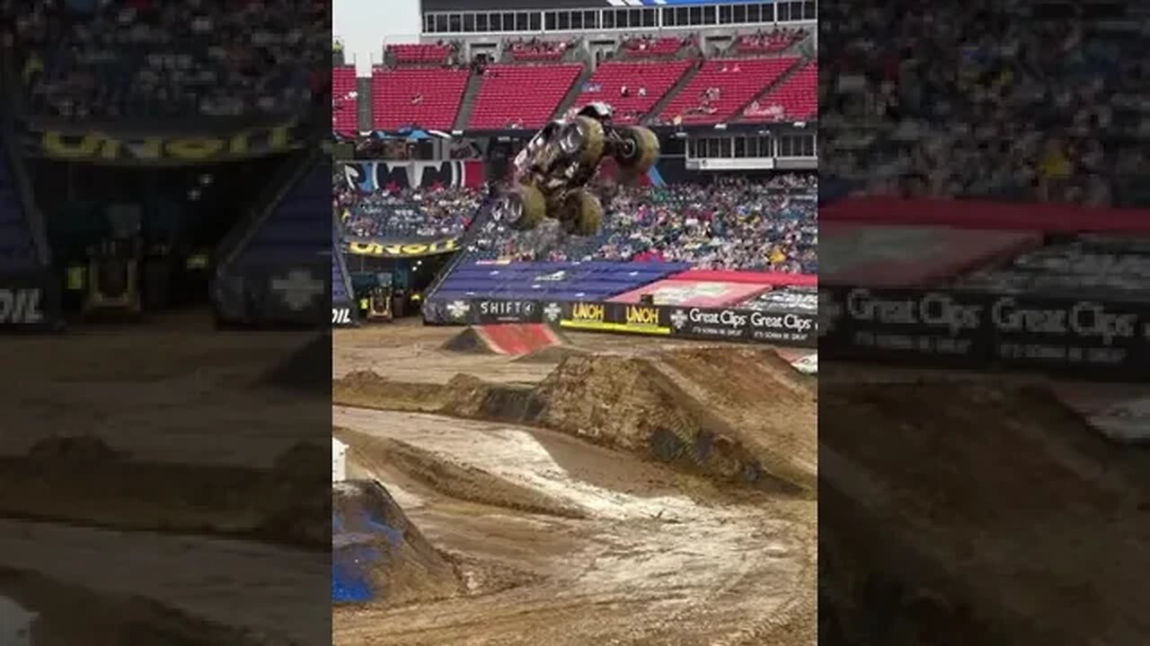 28 616 FT high to win the Monster Jam World Finals XXII High Jump 😱 #MonsterJam #Shorts #LucasOil