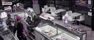 Baskin-Robbins employees fight off robbery