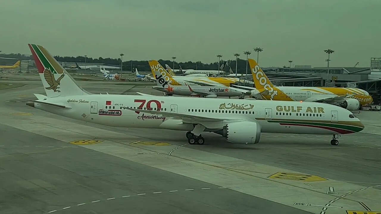 Boeing 787-9 GULF AIR A9C-FG taxiing in Singapore Changi after landing from Manama