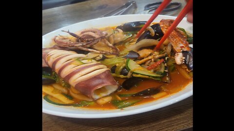 Whole squid spicy Jjam-ppong noodle soup