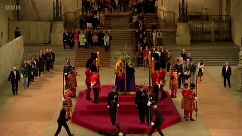 Royal Guard collapse at the Queen's funeral (Sept 2022)