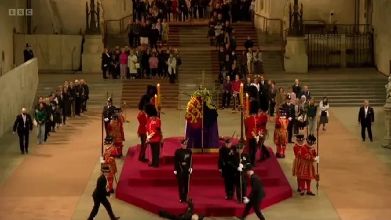 Royal Guard collapse at the Queen's funeral (Sept 2022)