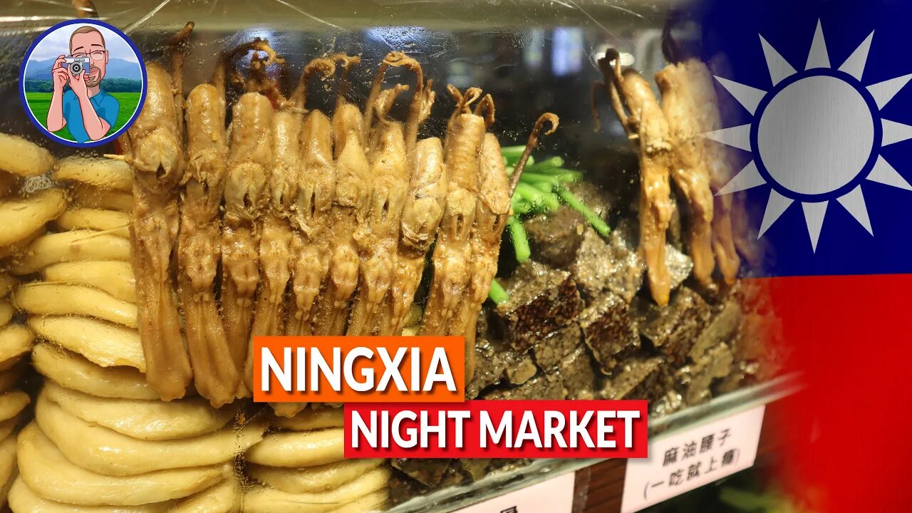 Grasshoppers and pork knuckle at the Ningxia Night Market 🇹🇼