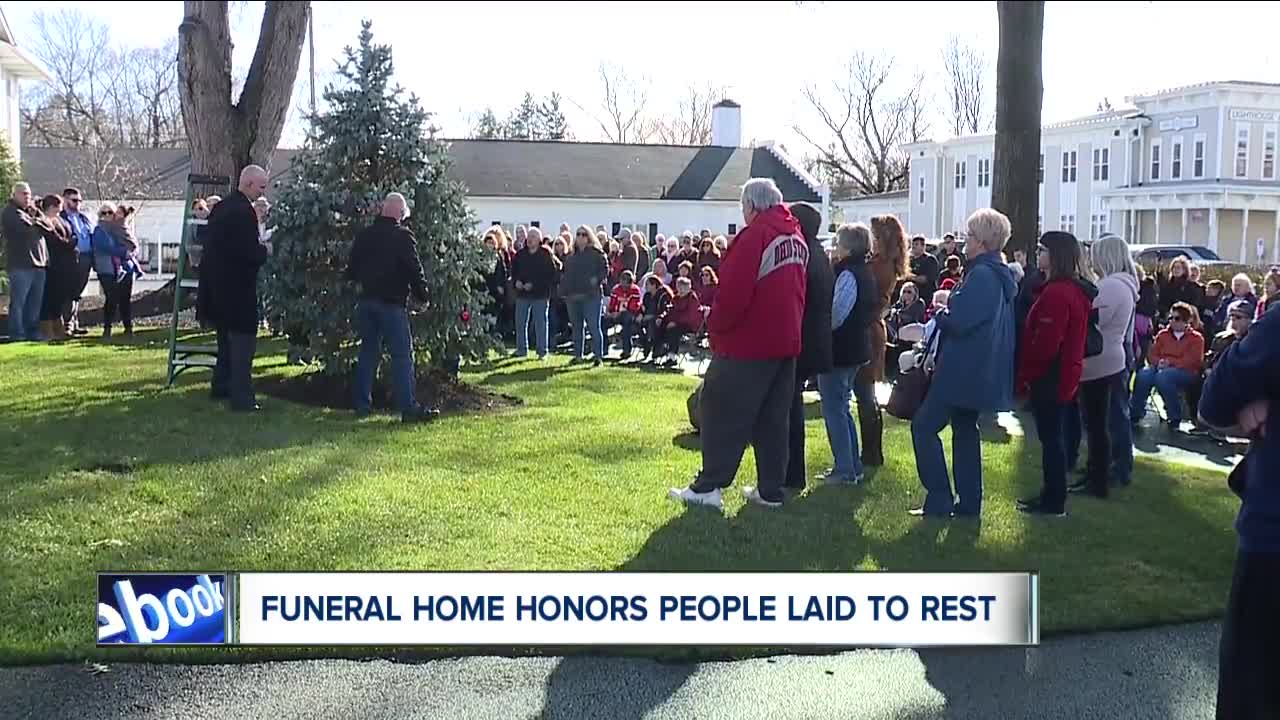 Tree of remembrance in Mentor brings peace to people grieving this holiday season