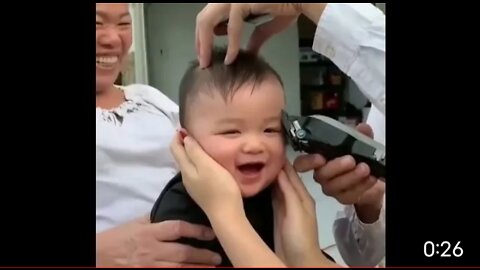 ADORABLE BABY'S HEARTWARMING REACTION TO HAIRCUT