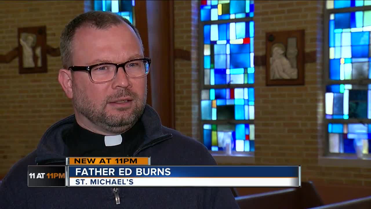 Con poses as priest, takes hundreds in video game gift cards