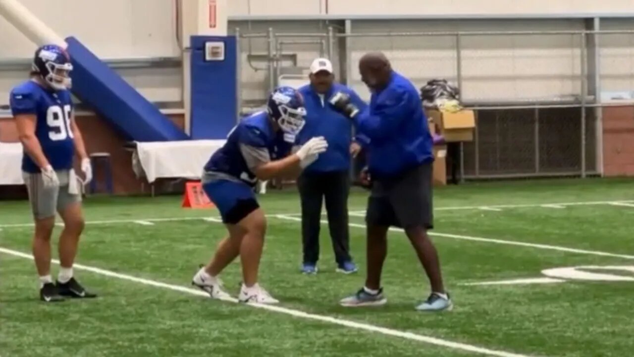 Giants Run Funny Practice Drill With Boxing Gloves