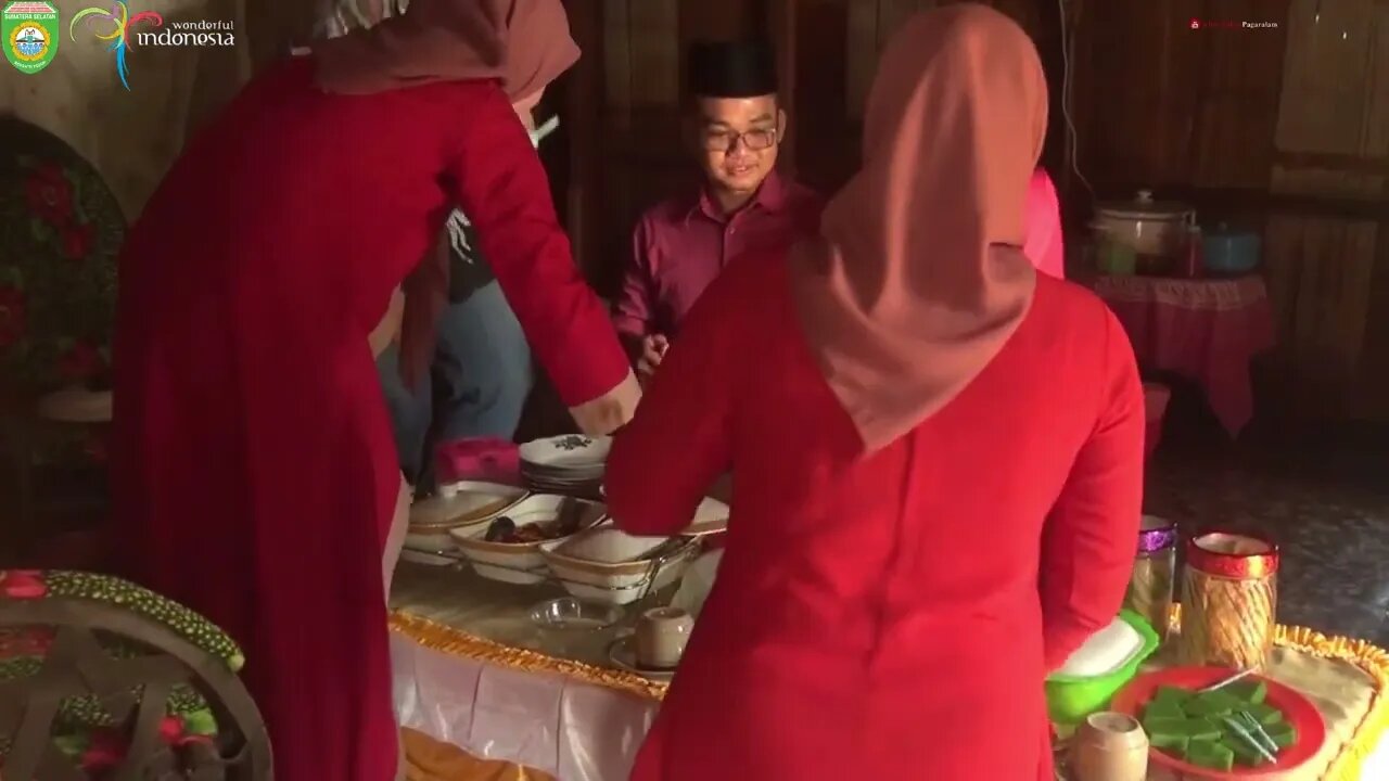 Cara Tradisional di Batanghari Sembilan Mengajak Calon Pengantin Makan Ke satu Kampung