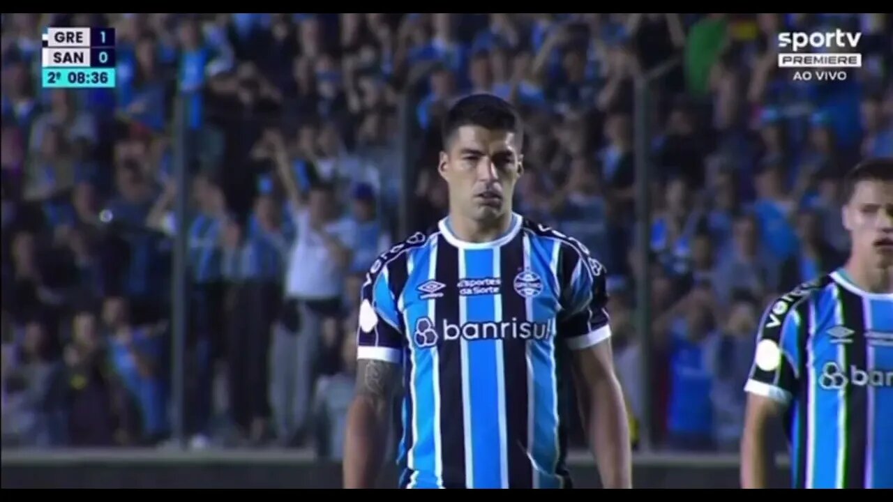 SUAREZ PERDENDO PÊNALTI CONTRA O SANTOS