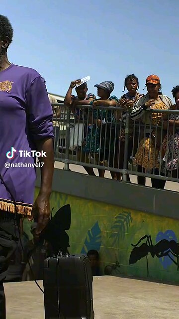 Da Kownoe Kondrè Foe Gado Oh Dè Na Tapoe Grontapoe !