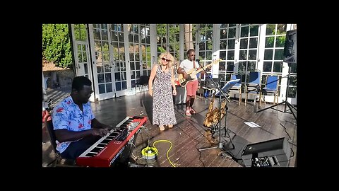 L-O-V-E (Bert Kaempfert )
