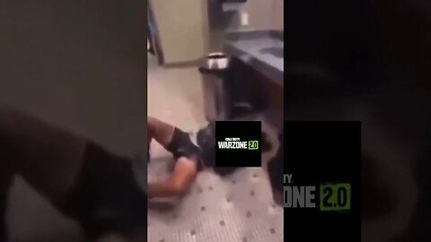 Fortnite vs Warzone 2 😭 #shorts