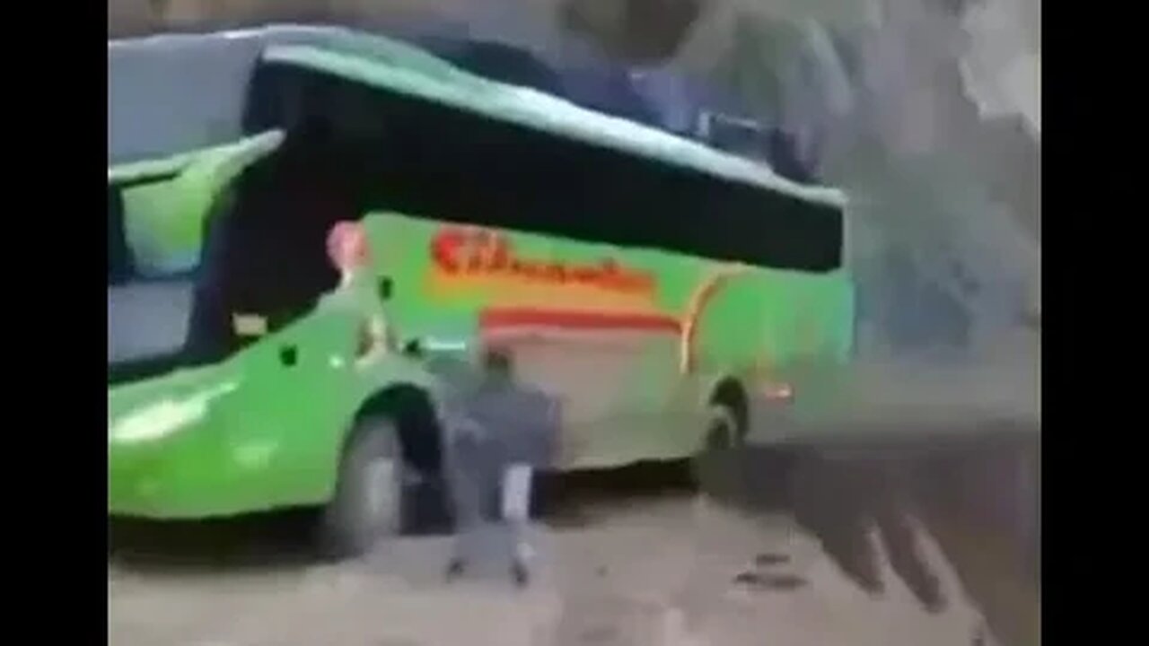 Dangerous bus trip #shorts #safety #subscribe #like #HSE #explore